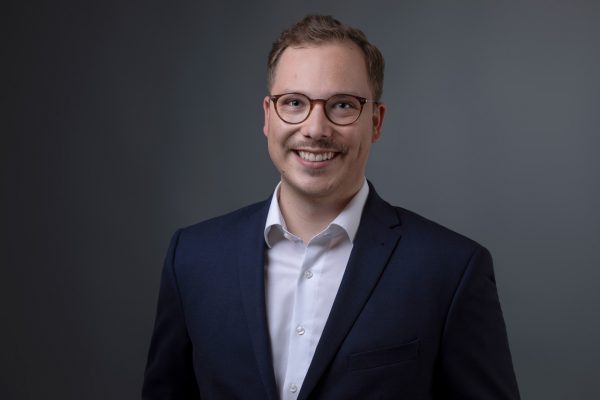 Bewerbungsshooting im Fotostudio nonverbal