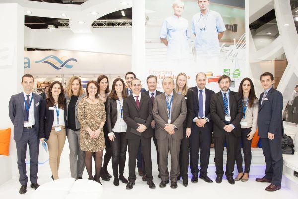 nonverbal Eventfotografie inibsa dental Gruppenbild