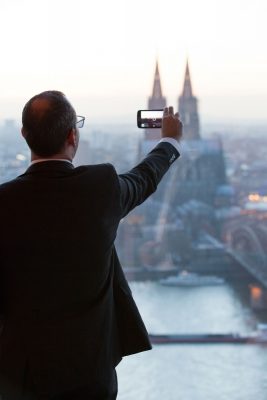 nonverbal Eventfotografie inibsa dental Koeln Dom